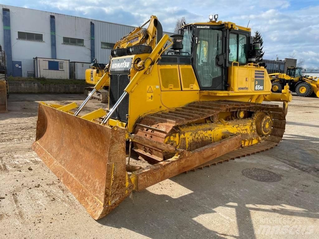 Komatsu D65PX-18E0 Верижни булдозери
