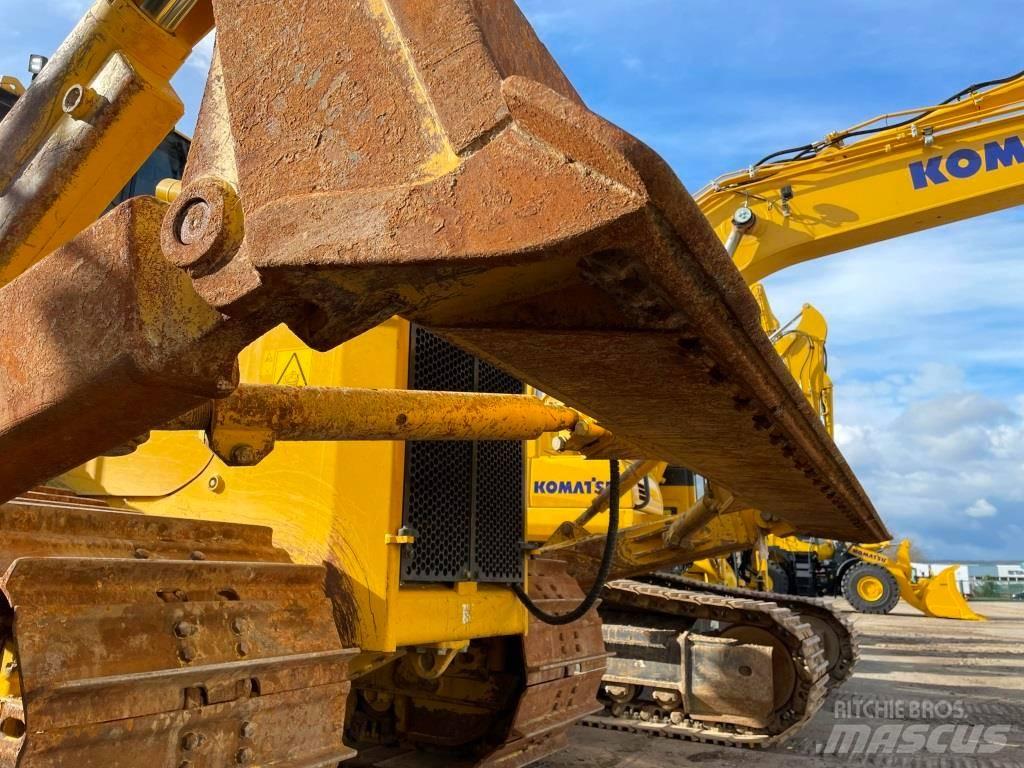 Komatsu D65PX-18E0 Верижни булдозери

