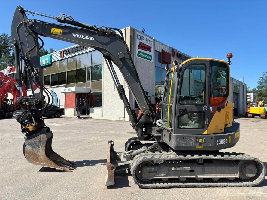 Volvo ECR88D Средни екскаватори 7т - 12т