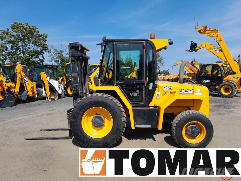 JCB 930-4 Камиони за херавни местности
