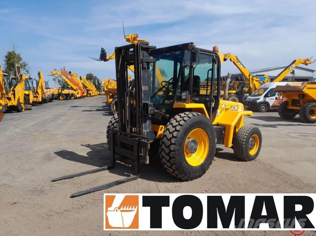 JCB 930-4 Камиони за херавни местности