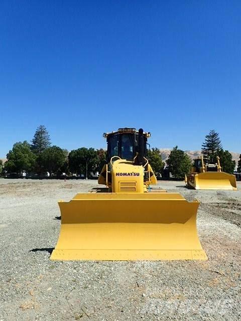 Komatsu D61EX-24 Верижни булдозери
