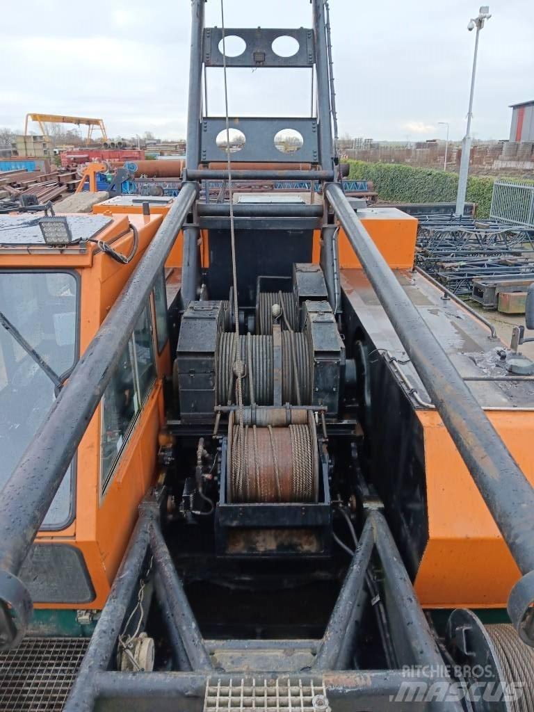 Hitachi KH 230-3 Верижни кранове
