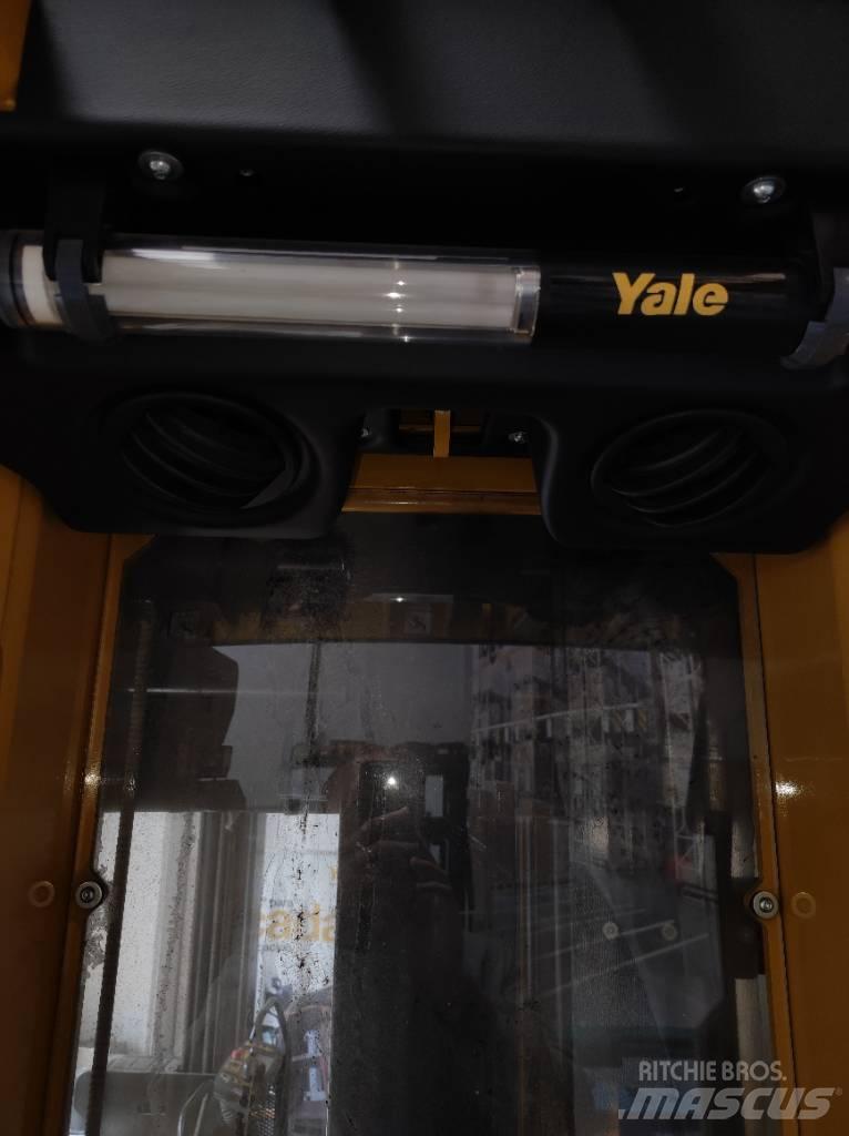 Yale MTC 13 Високоповдигачи за работа в тесни коридори