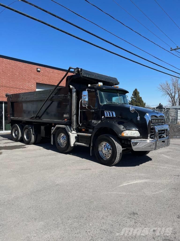 Mack GU813 Самосвал