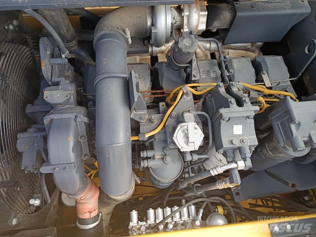 Komatsu PC450-8 Верижен екскаватор