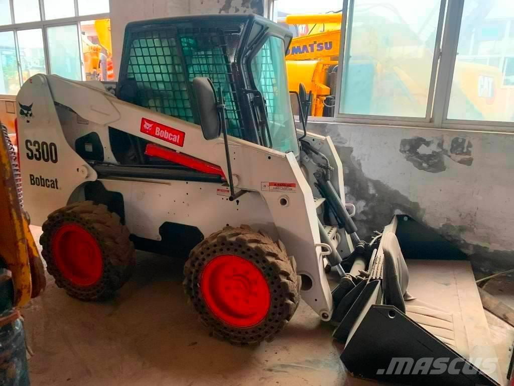 Bobcat S 300 Мини товарачи
