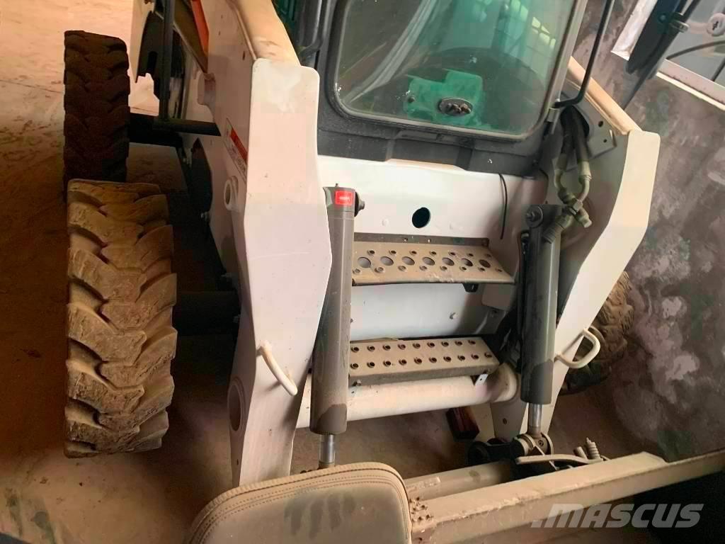 Bobcat S 300 Мини товарачи
