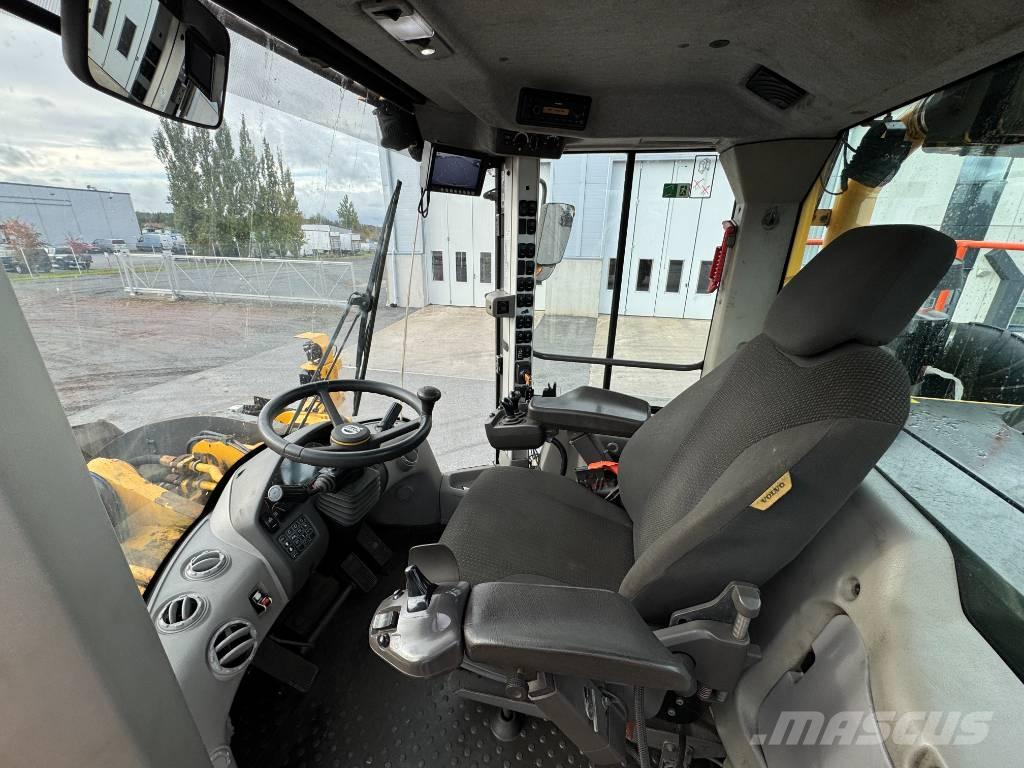 Volvo L 260 H Колесни товарачи
