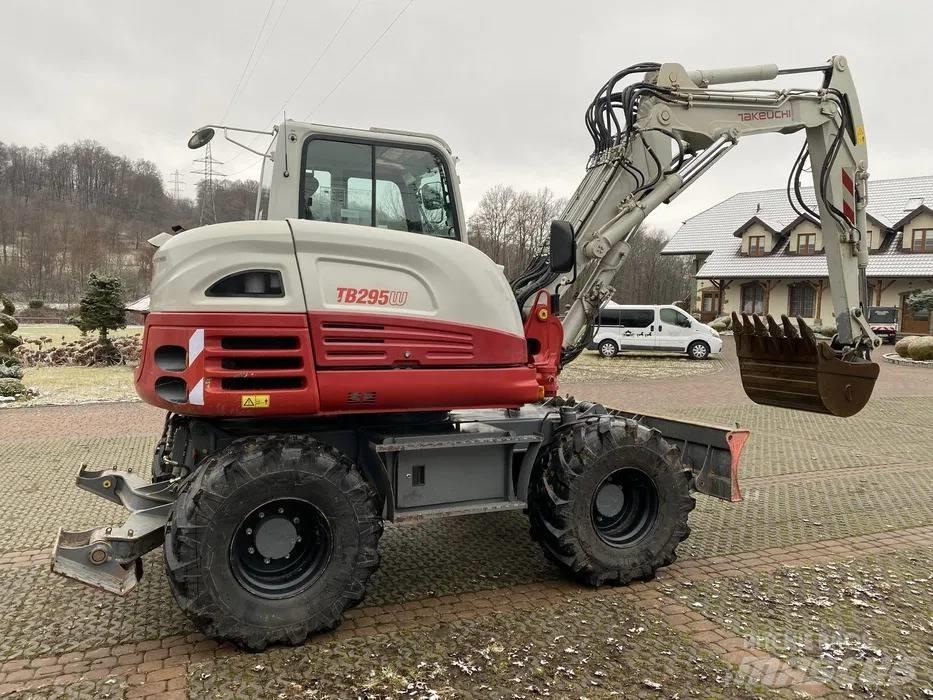 Takeuchi TB 295 Колесни екскаватори