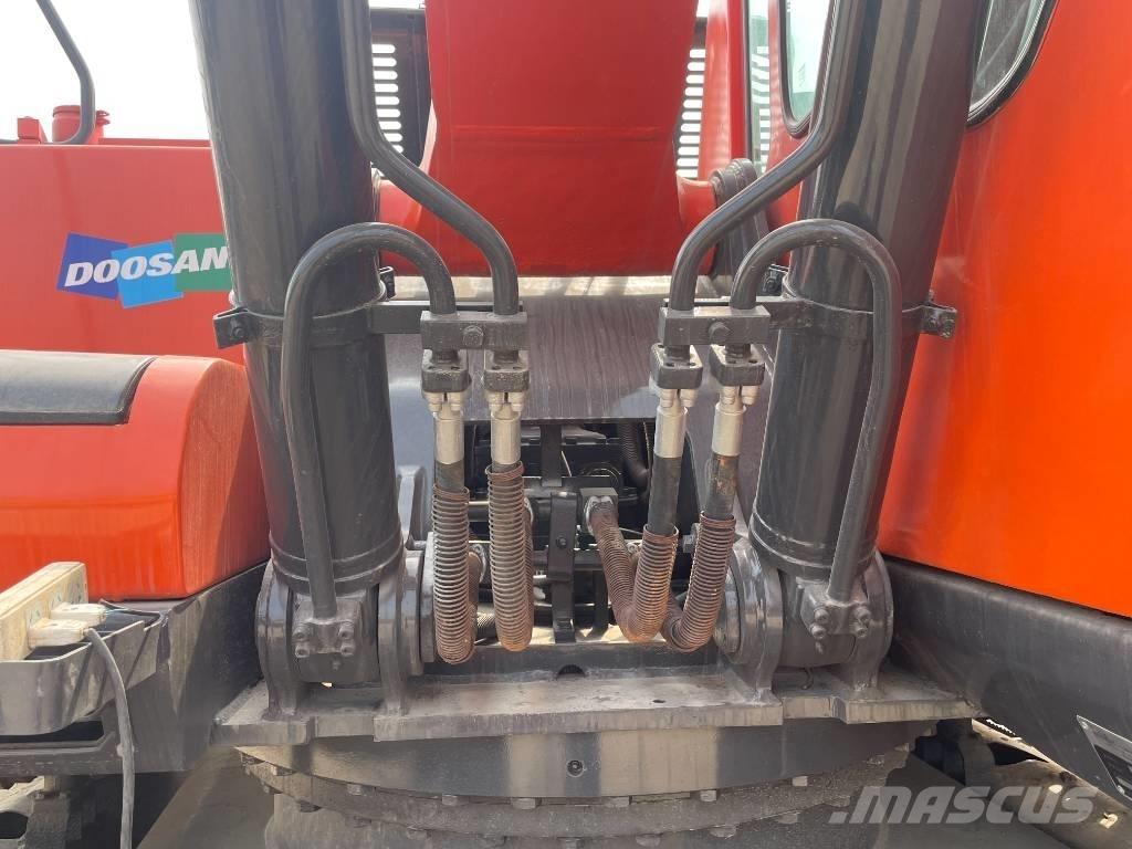 Doosan DX 300 Верижен екскаватор