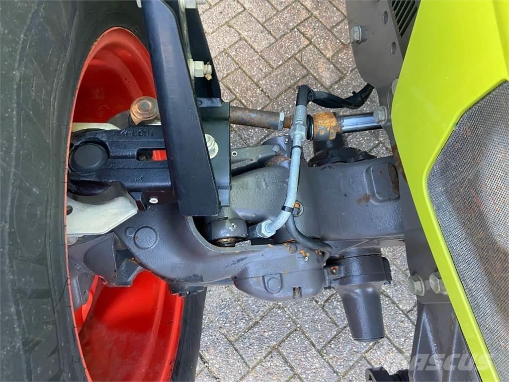 CLAAS Arion 640 Трактори