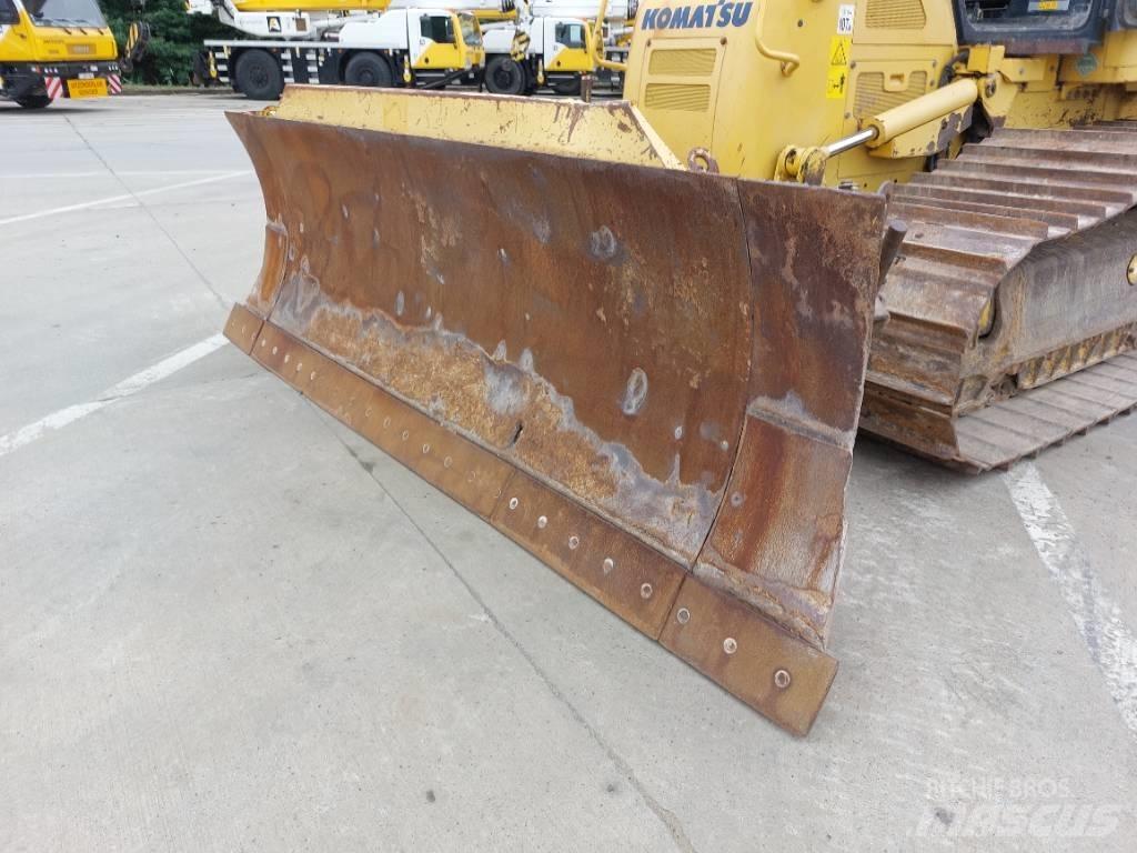Komatsu D 61 PXi-23 Верижни булдозери
