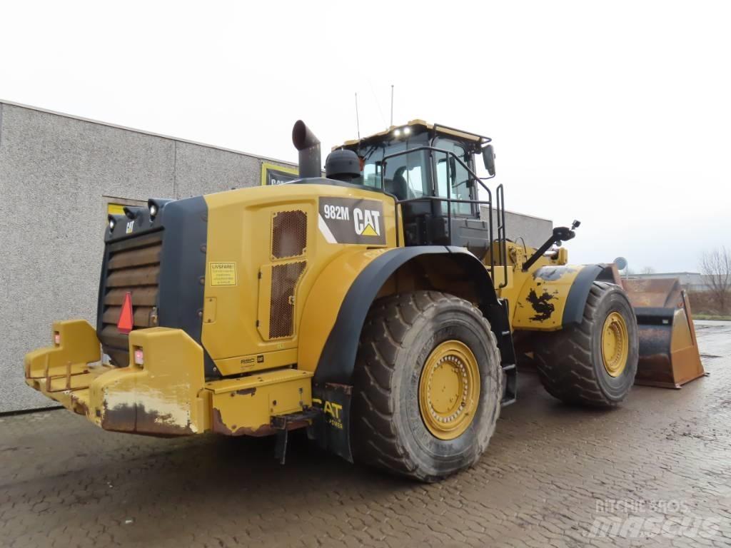 CAT 982 M Колесни товарачи