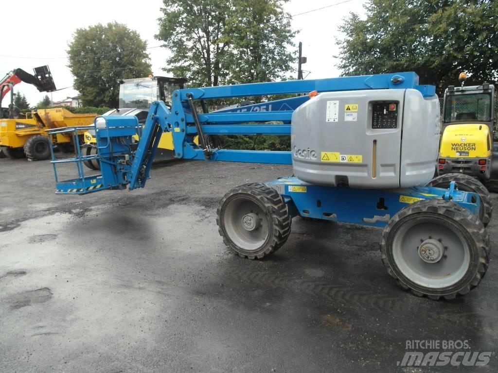 Genie Z 45/25 J Съчленени стрелови подемници