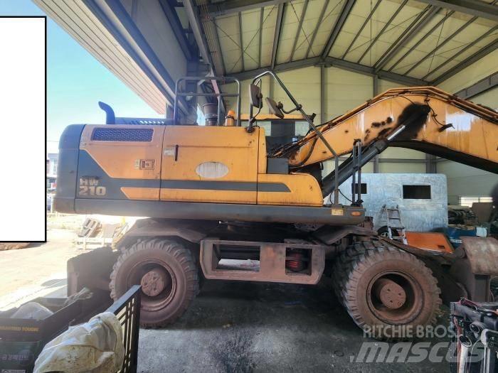 Hyundai HW210 Колесни екскаватори