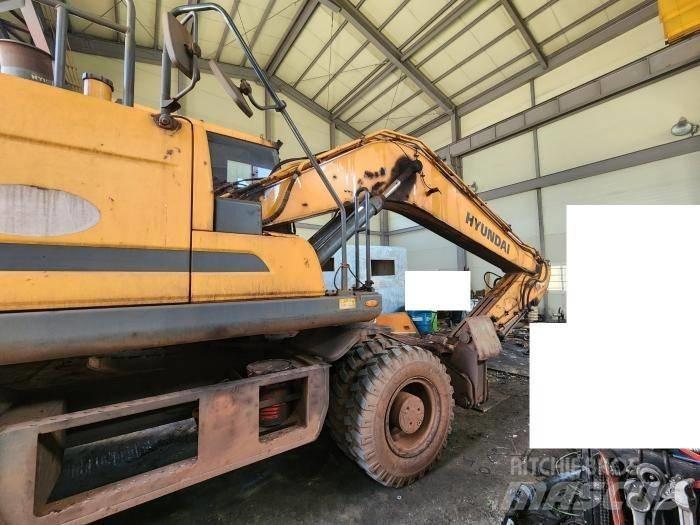 Hyundai HW210 Колесни екскаватори