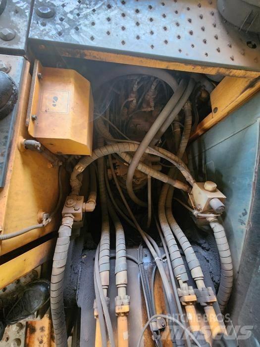 Hyundai HW210 Колесни екскаватори