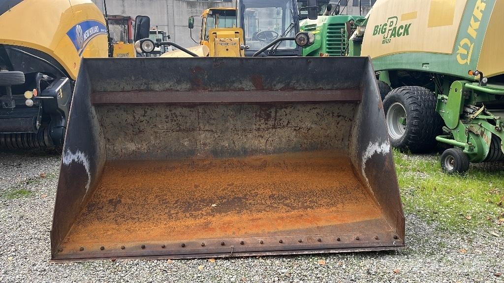 Komatsu WH 713 Телескопични товарачи