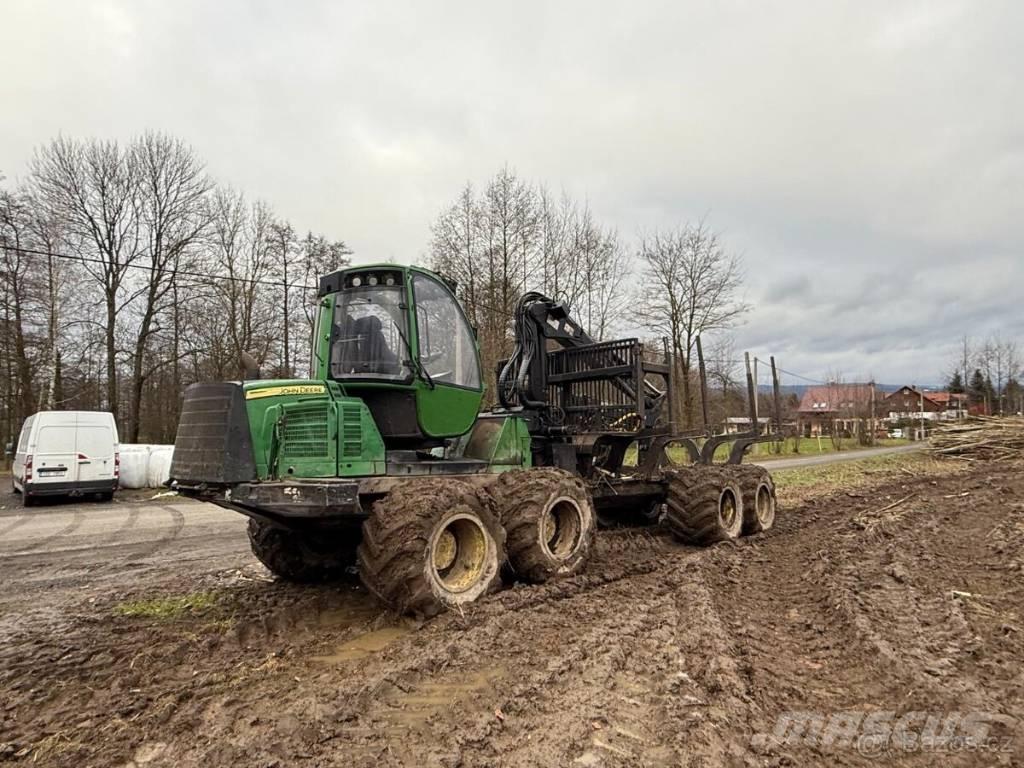 John Deere 1510E Форуардери