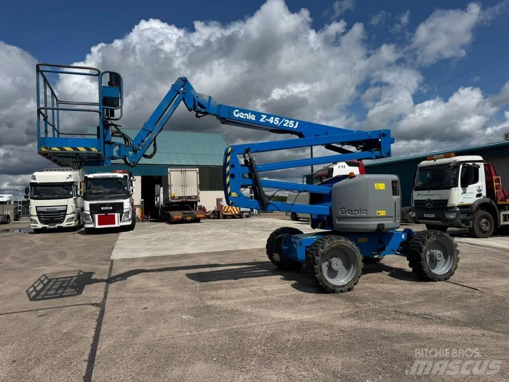Genie Z 45/25 J Съчленени стрелови подемници