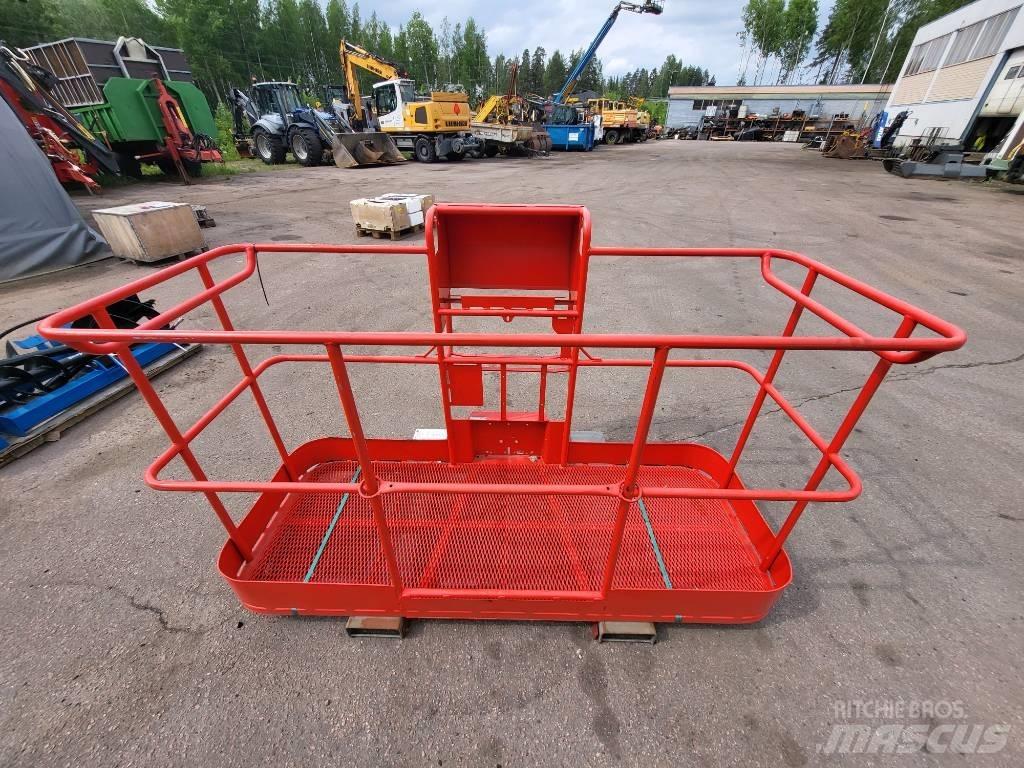 Manitou 200 ATJ kori Вертикални мачтови повдигачи
