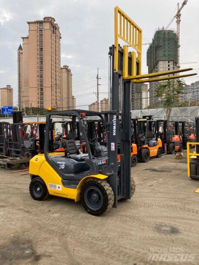 Komatsu FD30T-16 Дизелови камиони