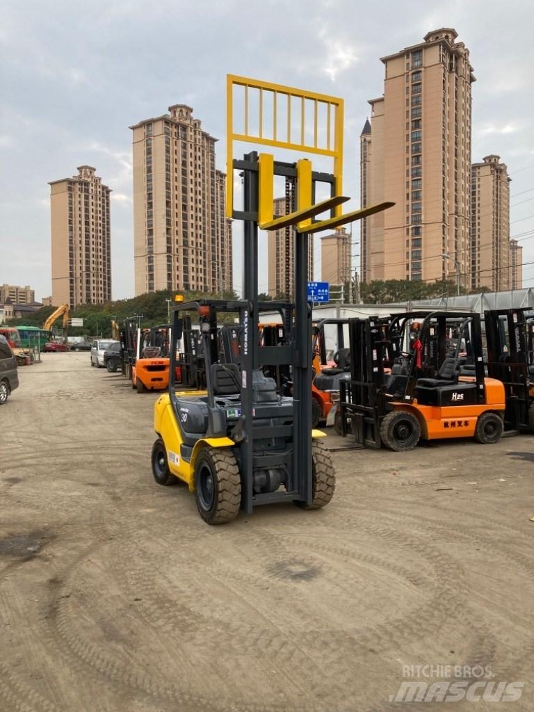 Komatsu FD30T-16 Дизелови камиони