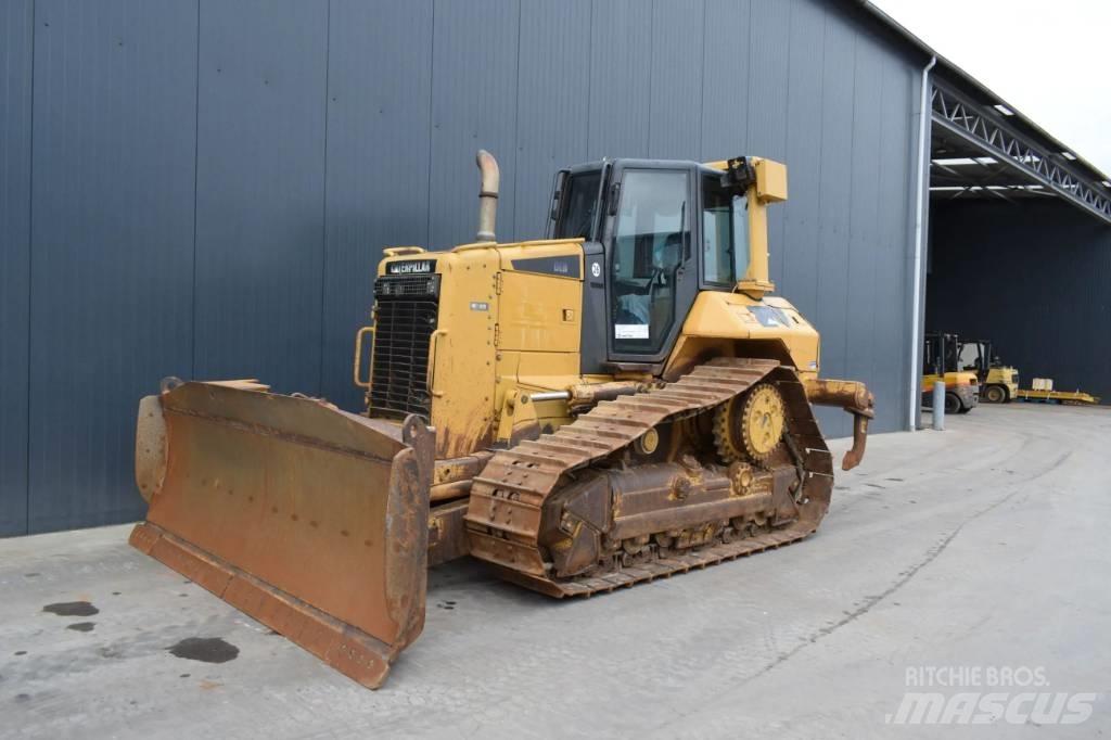 CAT D6N XL Верижни булдозери
