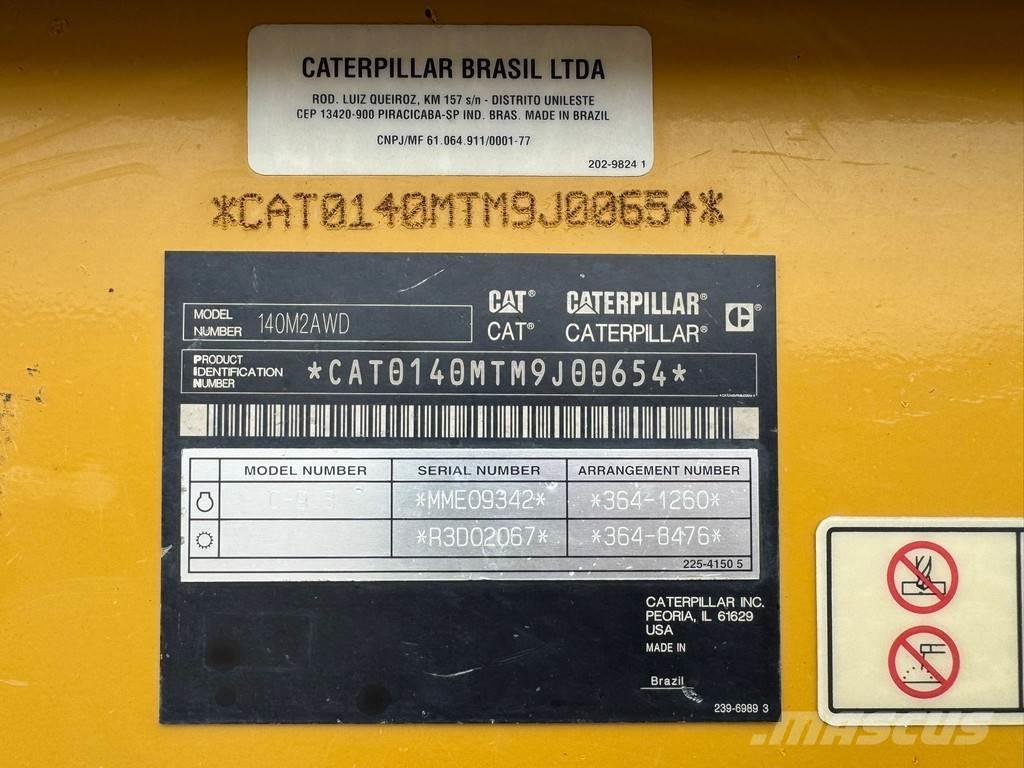 CAT 140M2 AWD Грейдери