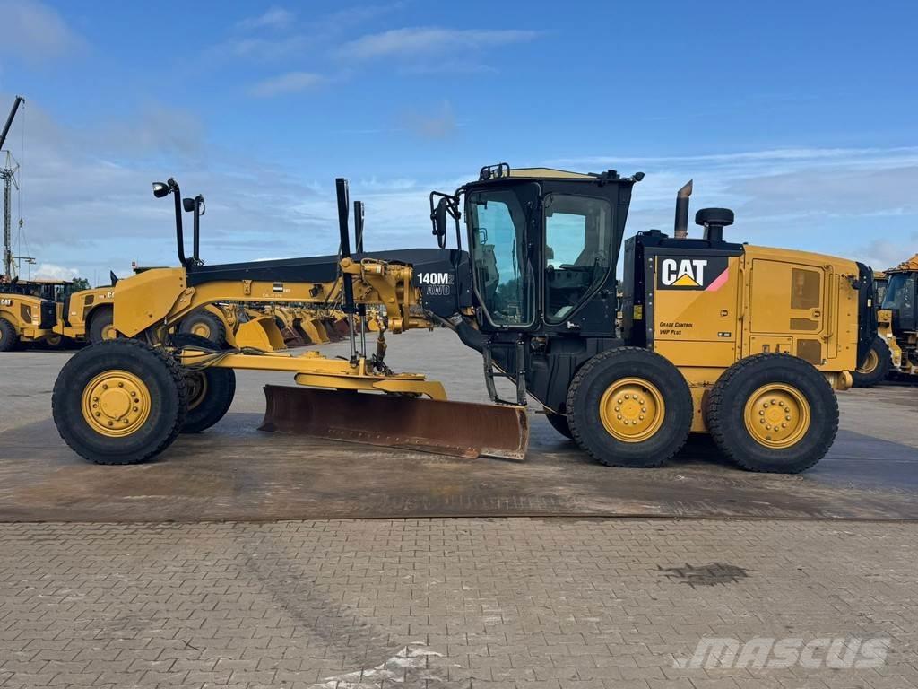 CAT 140M2 AWD Грейдери