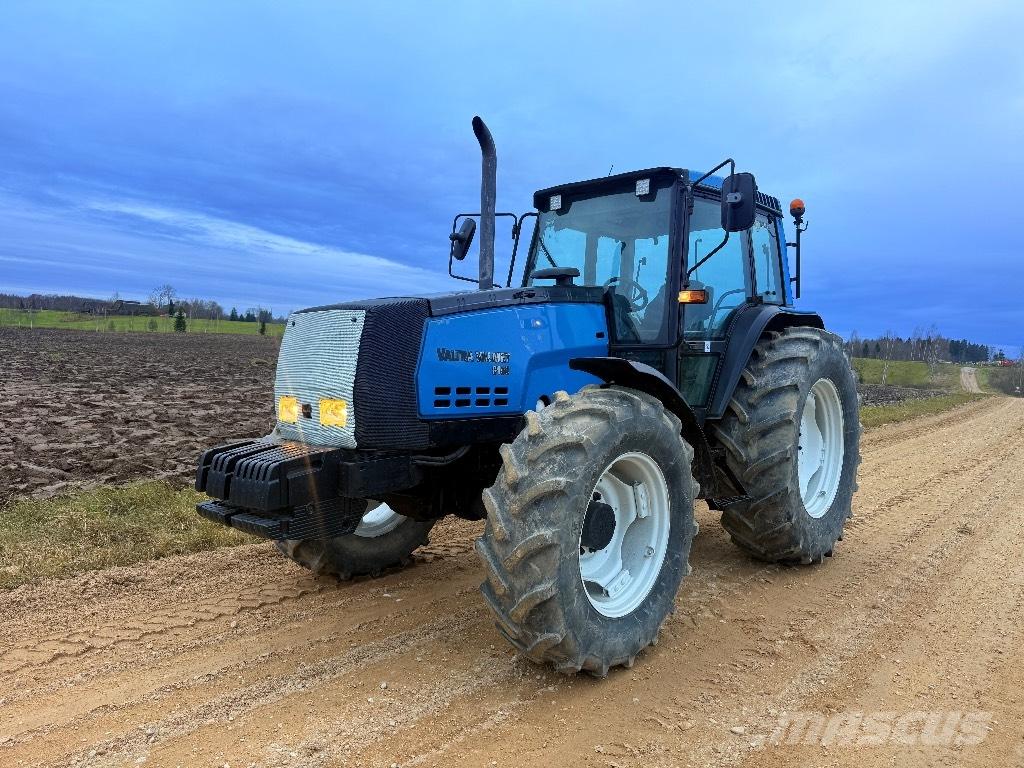 Valtra 8150 Трактори