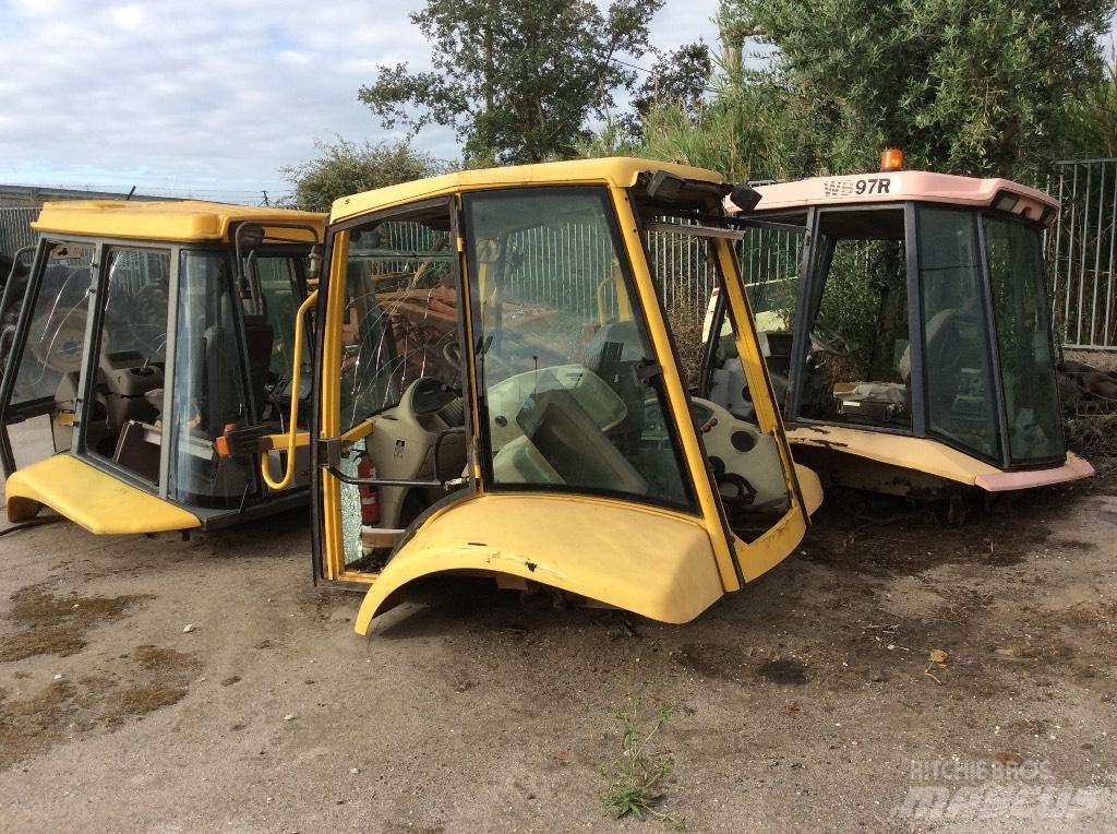 Komatsu WB 97 R Кабина