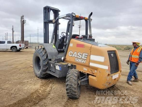 CASE 586H Камиони за херавни местности