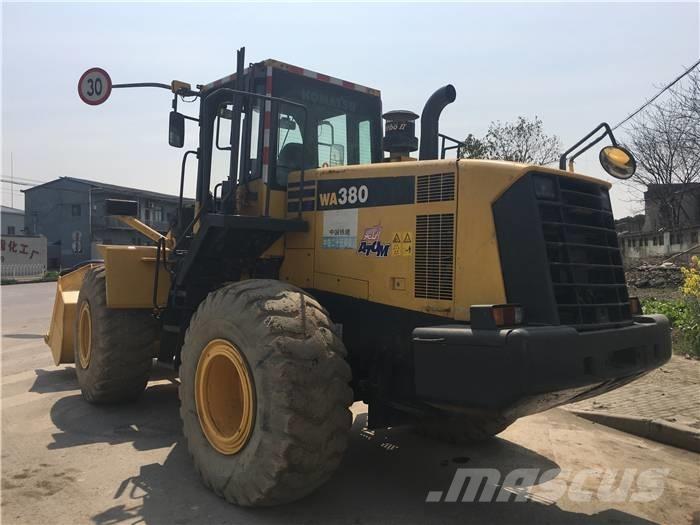Komatsu WA 380 Колесни товарачи