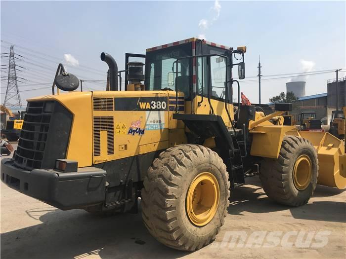 Komatsu WA 380 Колесни товарачи