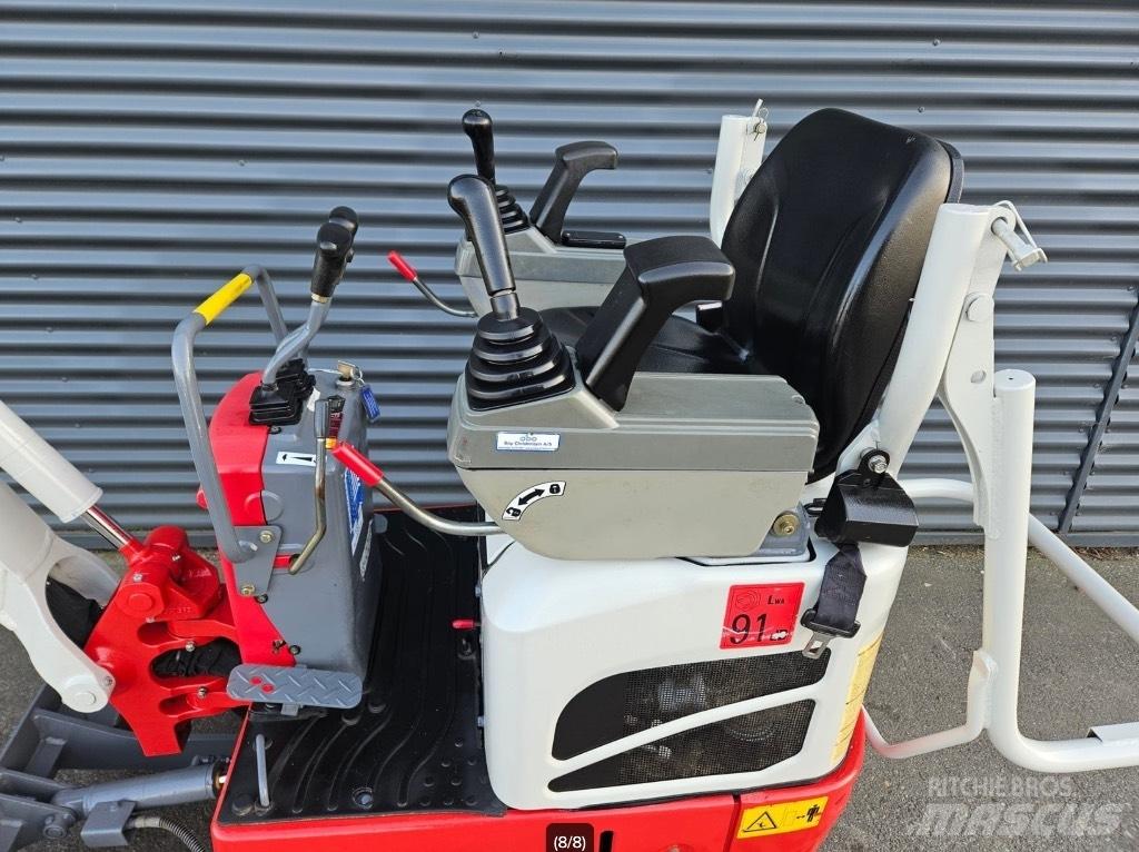 Takeuchi TB 210 R Мини екскаватори < 7 т