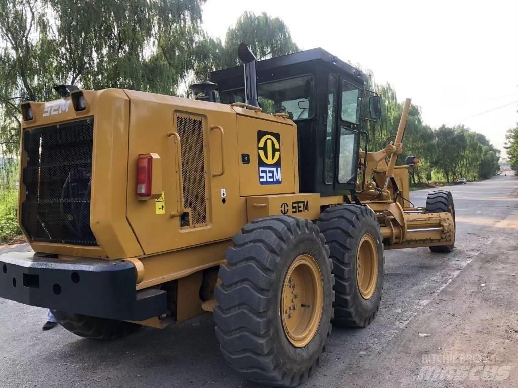 SEM 922F grader Грейдери