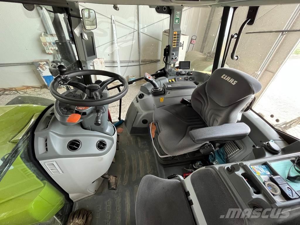 CLAAS Arion 440 Трактори