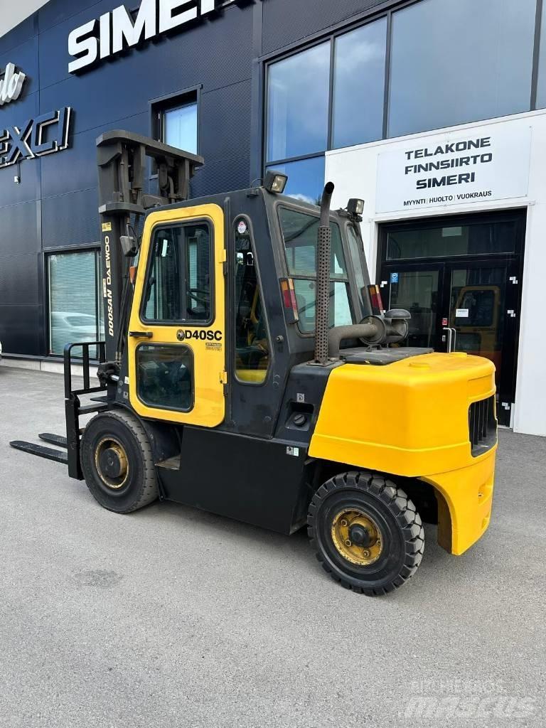 Daewoo D40SC-2 Дизелови камиони
