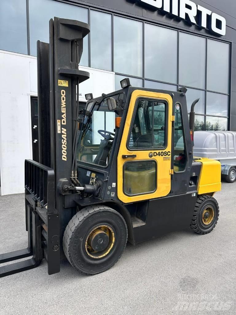 Daewoo D40SC-2 Дизелови камиони