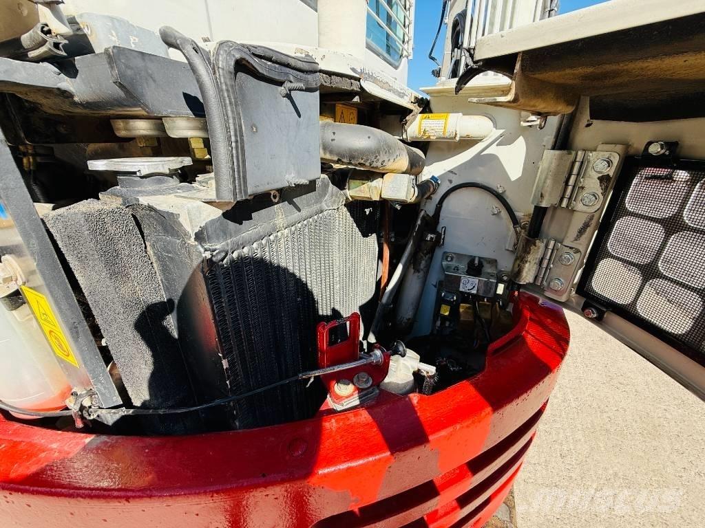 Takeuchi TB 138 FR Мини екскаватори < 7 т