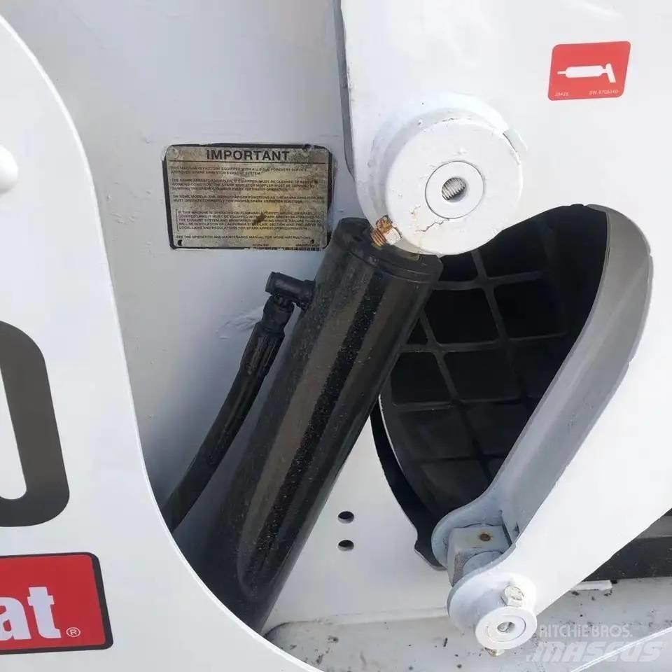 Bobcat S300 Мини товарачи
