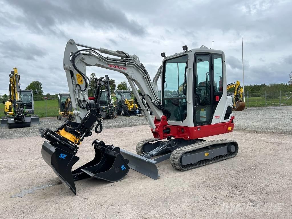 Takeuchi TB225 Мини екскаватори < 7 т