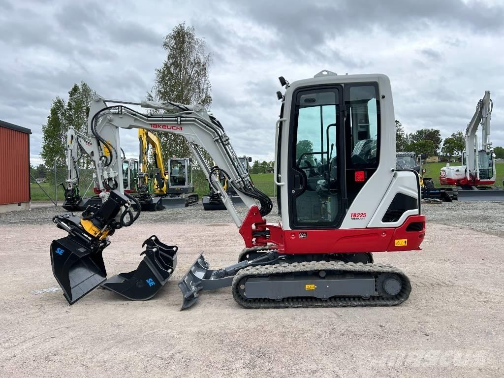 Takeuchi TB225 Мини екскаватори < 7 т