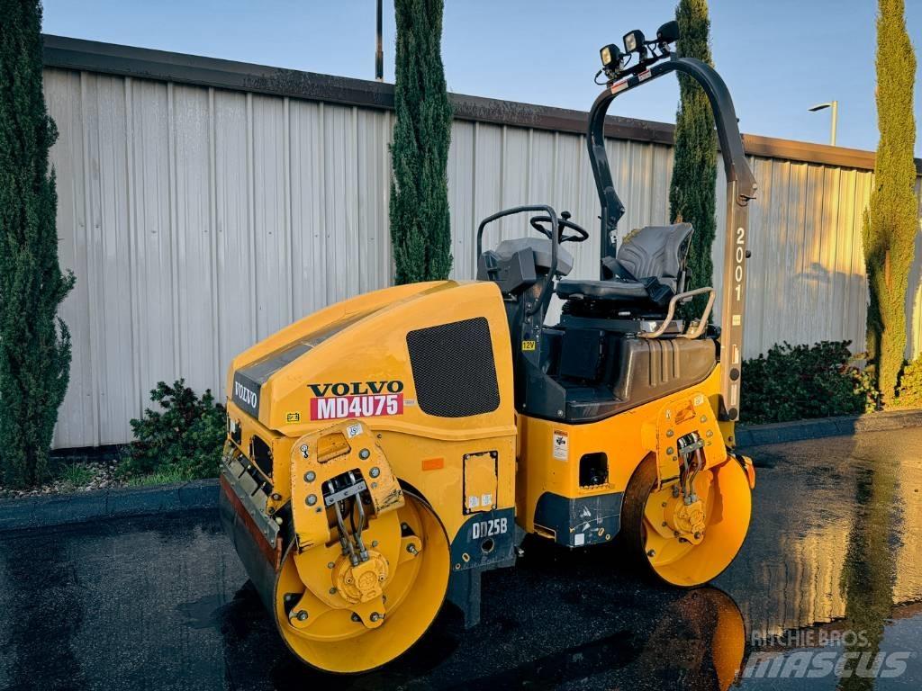 Volvo DD 25 B Двойни барабанни ролки
