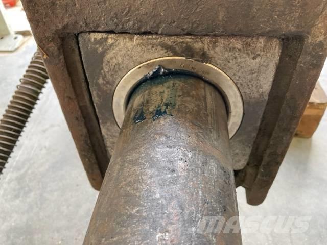 Montabert BRH 900 Чукове/Раздробители
