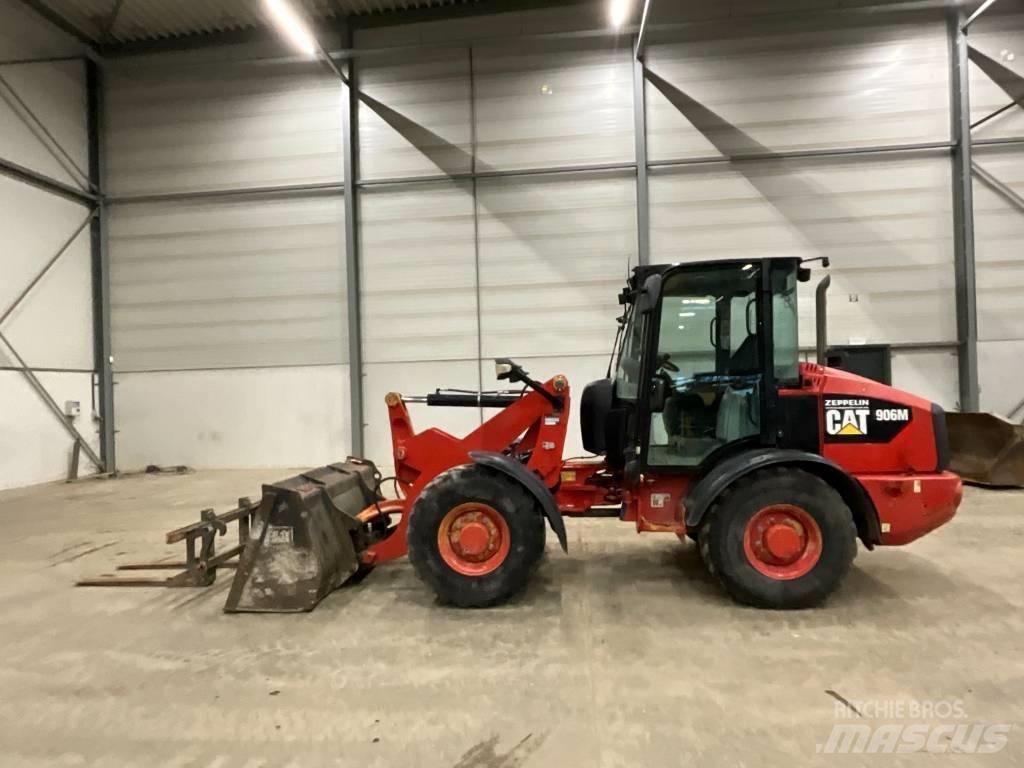 CAT 906 M Колесни товарачи