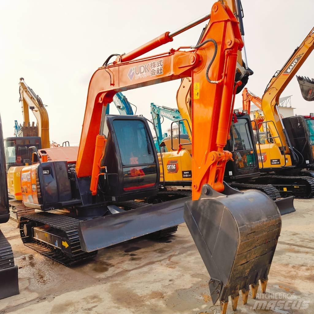 Hitachi ZX70 Средни екскаватори 7т - 12т