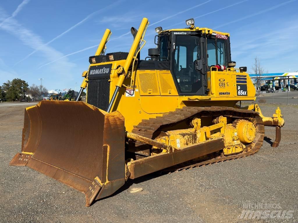 Komatsu D65EX-18 Верижни булдозери
